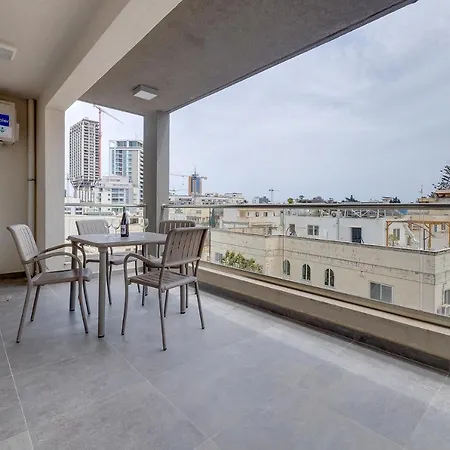 Splendid 2br Apartment, Steps To St Georges Bay * Saint Julian's