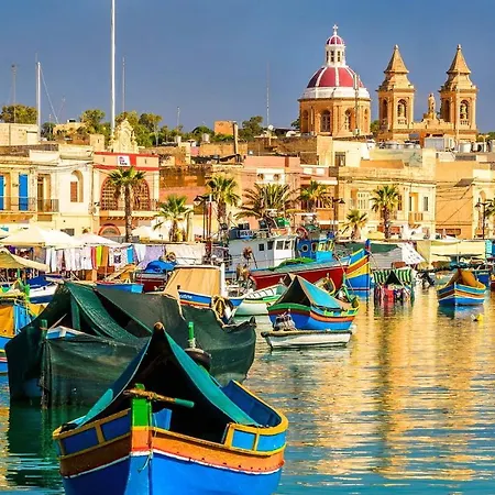 Appartement Splendid 2br Apartment, Steps To St Georges Bay San Ġiljan