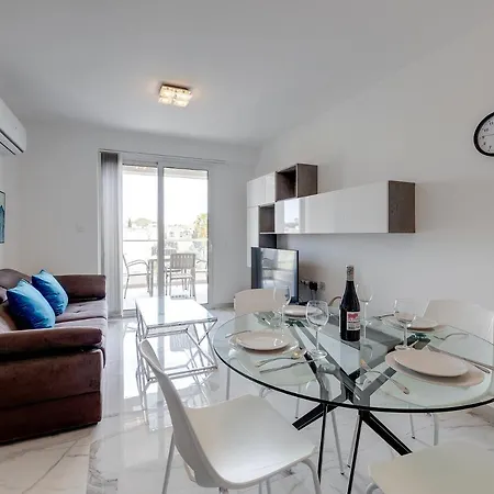 Apartment Splendid 2br Apartment, Steps To St Georges Bay Saint Julian's