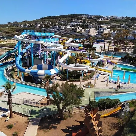 Lejlighed Splendid 2br Apartment, Steps To St Georges Bay *