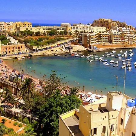 Splendid 2br Apartment, Steps To St Georges Bay *